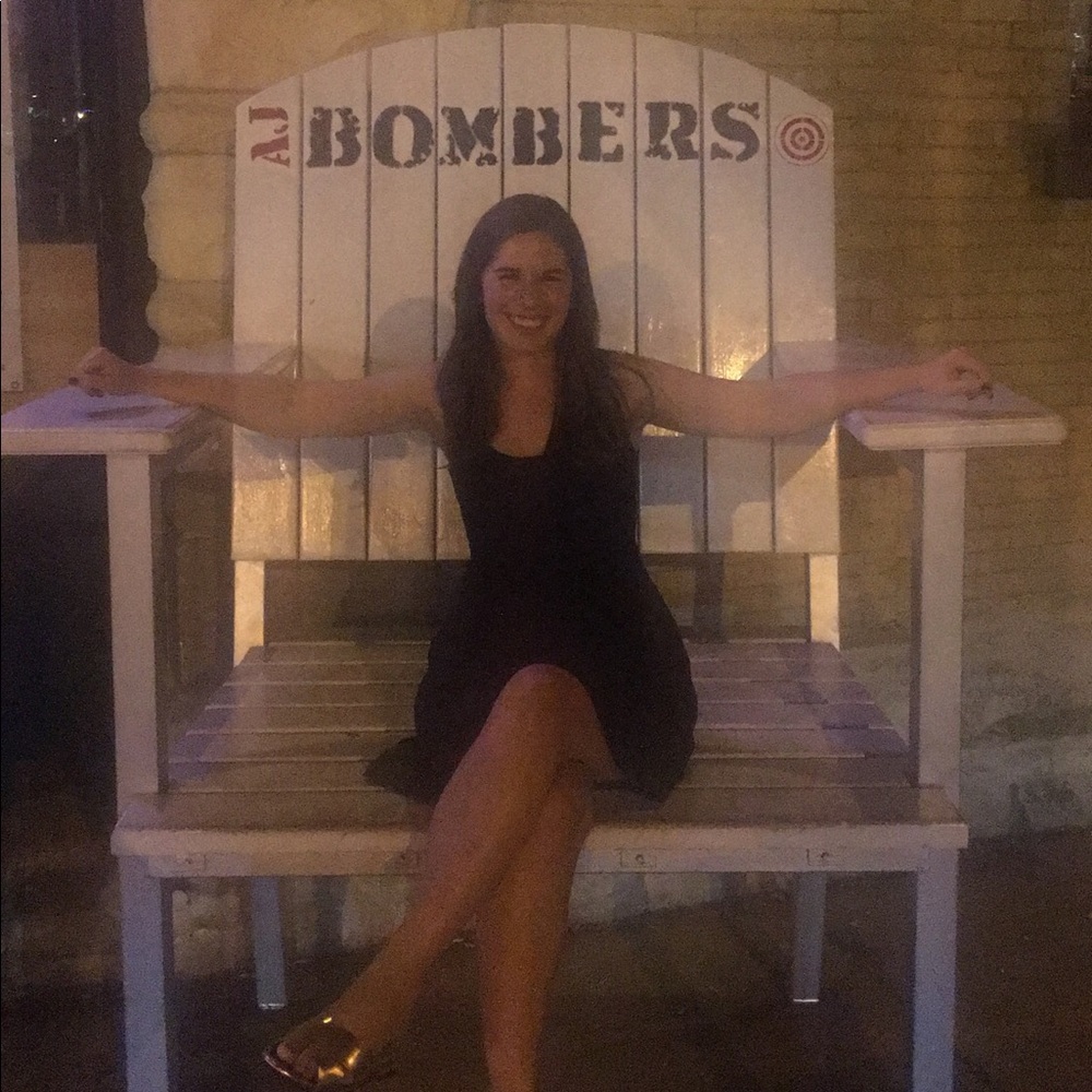 Meet your Posher, Nicole